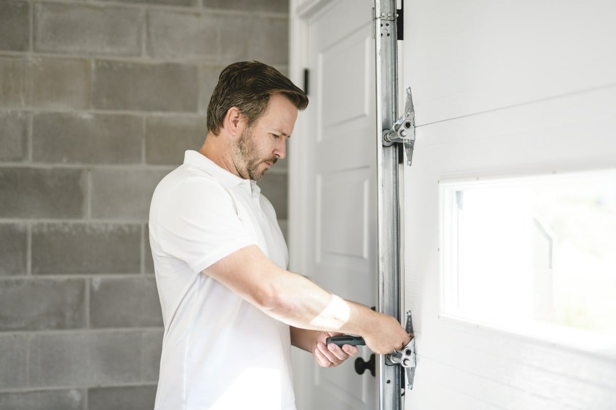 naprawa bramy garażowej